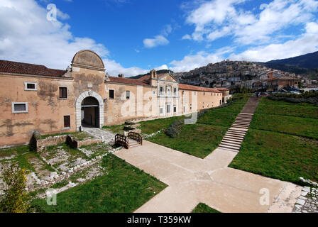 Anzeigen und Details der Fassade und die Wände von Saint Lawrence Kartause Certosa di San Lorenzo in padula Provinz Salerno Italien Stockfoto