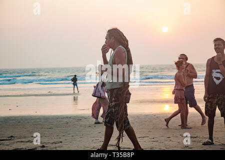 Arambol in Goa, Indien, 6. Februar 2019: Arambol Beach am Sonnenuntergang Stockfoto