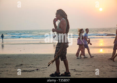 Arambol in Goa, Indien, 6. Februar 2019: Arambol Beach am Sonnenuntergang Stockfoto