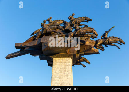 Die Republik Baum Statue auf der Gundogdu Square in Izmir, Türkei. Innerhalb der Nachbarschaften von Alsancak befindet und Stockfoto