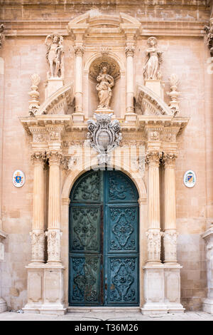 West Front des 18. Jahrhunderts der Hl. Johannes der Täufer Kathedrale - Kathedrale San Giovanni Battista in Ragusa Superiore, Sizilien Stockfoto