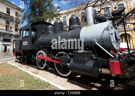 Zug Motor #1205 auf Anzeige am Bahnhof Park in Havanna, Kuba Stockfoto