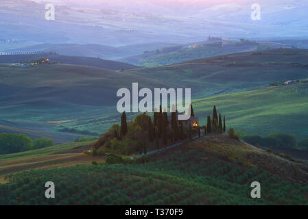 Toskana, Italien - 21 September, 2017: Die alte Villa "Podere Belvedere' im Sunrise Landschaft Stockfoto
