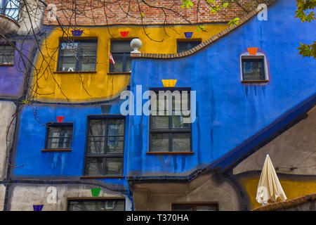 Hundertwasserhaus in Wien Österreich - moderne Architektur Stockfoto