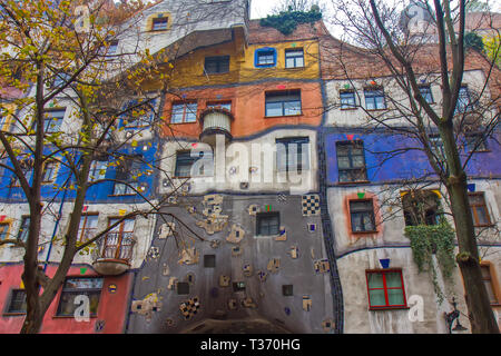 Hundertwasserhaus in Wien Österreich - moderne Architektur Stockfoto