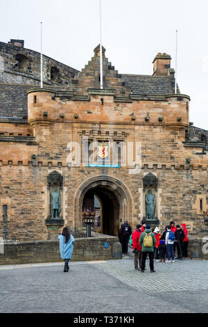 EDINBURGH, Schottland - Februar 9, 2019 - Edinburgh Castle ist ein weltweit berühmten Symbol von Schottland und ein Teil der alten Stadt Edinburgh Weltkulturerbe Stockfoto