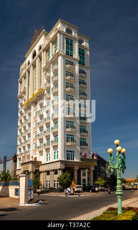 Kambodscha, Kampong (Kompong Cham), Stadtzentrum, LBN asiatische Hotel, hohen riverfront Unterkunft Stockfoto