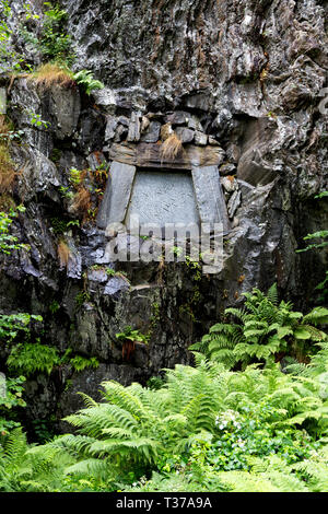 Edvard Griegs Grab neben dem Fett See in Hardangerfjord. Nina und Edvard Grieg's Tomb, Bergen, Norwegen. Stockfoto