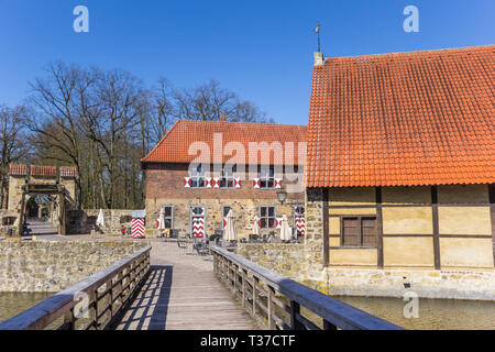 Brücke und den Innenhof der Burg Vischering in Ludinghausen, Deutschland Stockfoto