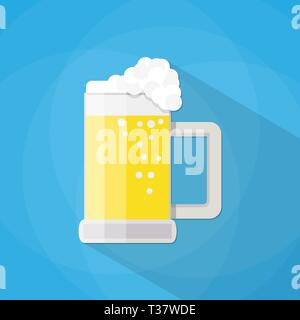Bierkrug auf einem blauen Hintergrund mit langen Schatten isoliert. Vector Illustration im flachen Stil Stock Vektor