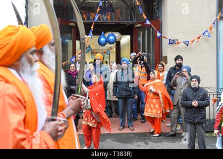 Glasgow, UK. 07 Apr, 2019. Sikhs in Glasgow feiert das Festival der Vaisakhi (oder Baisakhi) mit einem bunten Nagar Kirtan parade Verarbeitung rund um die Stadt vier oder Sikh Sikh Tempel. Credit: Kay Roxby/Alamy leben Nachrichten Stockfoto