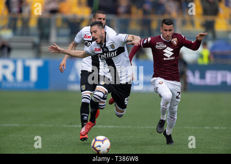 Mattia Sprocati (Parma) Alejandro Berenguer Remiro (Turin) Antonino Barilla (Parma) während Erie der Italienischen "Match zwischen Parma 0-0 Torino an Ennio Tardini Stadium am April 06, 2019 in Parma, Italien. Credit: Maurizio Borsari/LBA/Alamy leben Nachrichten Stockfoto