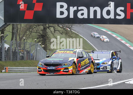 Longfield, UK. 07 Apr, 2019. Andrew Jordan in der BMW Pirtek Racing BMW 330 i m Sport auf seiner Weise zum Gewinnen Runde 2 der British Touring Car Championship in Brands Hatch, Longfield, England am 7. April 2019. Foto von Ken Funken. Nur die redaktionelle Nutzung, eine Lizenz für die gewerbliche Nutzung erforderlich. Keine Verwendung in Wetten, Spiele oder einer einzelnen Verein/Liga/player Publikationen. Credit: UK Sport Pics Ltd/Alamy leben Nachrichten Stockfoto