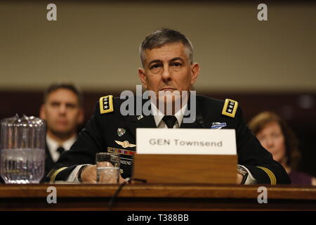 Washington, District of Columbia, USA. 2 Apr, 2019. Allgemeine Stephen J. Townsend, United States Army, bezeugt vor dem Streitkräfteausschuss des Senats für die wiederbestellung der Grad des allgemeinen und Commander, United States Africa Command, in Washington, DC, 2. April 2019 Credit: Martin H. Simon/CNP/ZUMA Draht/Alamy leben Nachrichten Stockfoto