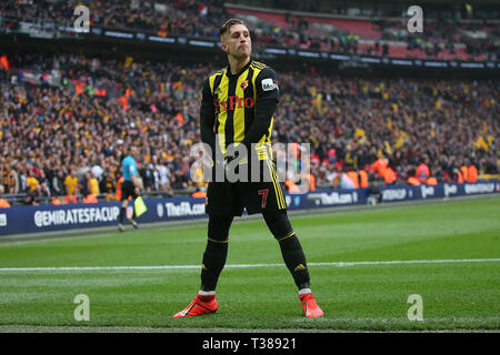 London, Großbritannien. 07 Apr, 2019. Gerard Deulofeu von Watford feiert seine Seiten 3. Ziel zählen während der FA Cup Semi Final Match zwischen Watford und Wolverhampton Wanderers im Wembley Stadium am 7. April 2019 in London, England. Nur die redaktionelle Nutzung, eine Lizenz für die gewerbliche Nutzung erforderlich. Keine Verwendung in Wetten, Spiele oder einer einzelnen Verein/Liga/player Veröffentlichung. (Foto von Paul Chesterton/phcimages.com)Editorial verwenden Sie nur, eine Lizenz für die gewerbliche Nutzung erforderlich. Keine Verwendung in Wetten, Spiele oder einer einzelnen Verein/Liga/player Veröffentlichung. Nur die redaktionelle Nutzung, eine Lizenz für die gewerbliche Nutzung erforderlich. Keine Verwendung in Wetten, gam Stockfoto