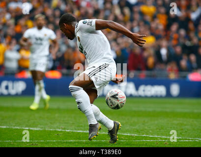 London, Großbritannien. 7 Apr, 2019. Wolverhampton Wanderers 'Ivan Cavaleiro während der FA Emirates Cup Halbfinale zwischen Watford und Wolverhampton Wanderers im Wembley Stadium, London, Vereinigtes Königreich, am 07. Apr 2019. Kredit Aktion Foto SportEditorial nur verwenden, eine Lizenz für die gewerbliche Nutzung erforderlich. Keine Verwendung in Wetten, Spiele oder einer einzelnen Verein/Liga/player Veröffentlichung. Credit: Aktion Foto Sport/Alamy leben Nachrichten Stockfoto