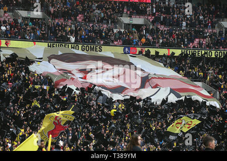 London, Großbritannien. 07 Apr, 2019. Watford Fans vor dem FA Cup Semi Final Match zwischen Watford und Wolverhampton Wanderers im Wembley Stadium am 7. April 2019 in London, England. Nur die redaktionelle Nutzung, eine Lizenz für die gewerbliche Nutzung erforderlich. Keine Verwendung in Wetten, Spiele oder einer einzelnen Verein/Liga/player Veröffentlichung. (Foto von Paul Chesterton/phcimages.com) Credit: PHC Images/Alamy leben Nachrichten Stockfoto