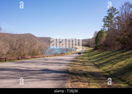 Das Melton Hill Damm wurde von TVA gebaut, um die Region zu Service. Es ist ein populärer Freizeit Website, aber es gibt die anhaltende Besorgnis über Verschmutzung. Stockfoto