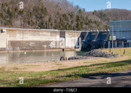 Das Melton Hill Damm wurde von TVA gebaut, um die Region zu Service. Es ist ein populärer Freizeit Website, aber es gibt die anhaltende Besorgnis über Verschmutzung. Stockfoto