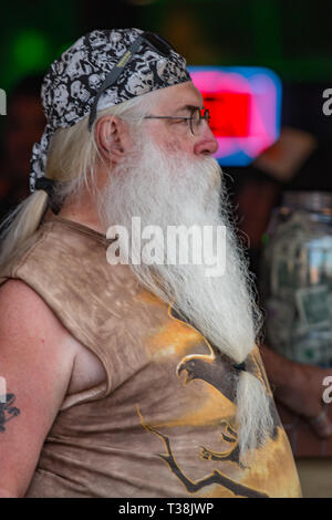 Daytona Beach, FL - 12. März 2016: Bärtigen Bikern in der 75. jährlichen Bike Week auf der weltweit berühmtesten Strand teilnehmen. Stockfoto