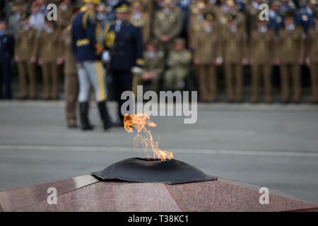 Ewige Flamme für die Armee Helden an einer militärischen Zeremonie Stockfoto