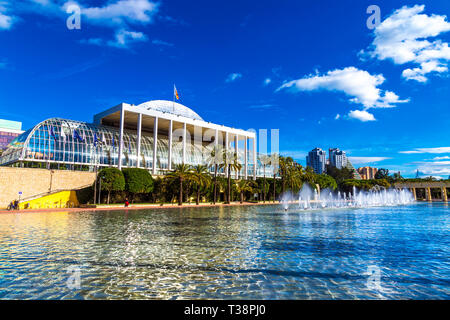 Palau de la Música de València und Brunnen, Valencia, Spanien Stockfoto