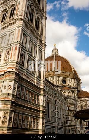 Brunelleschi's Dome, das Kirchenschiff und Giotto's Campanile der Kathedrale von Florenz in Italien. Stockfoto