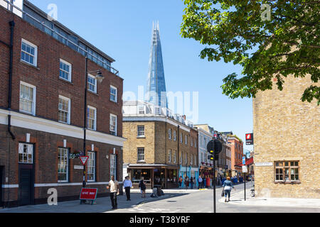 Bermondsey Street mit den Shard Gebäude, Bermondsey, Royal Borough von Southwark, Greater London, England, Vereinigtes Königreich Stockfoto