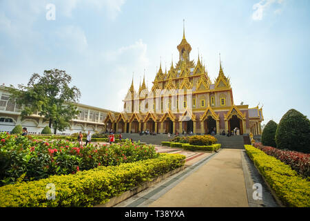 Uthai Thani, Thailand - Januar 12, 2019: Der berühmte gold Kirche Tempel Wat thasung in Uthai Thani, Thailand. Stockfoto