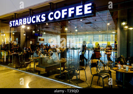 Starbucks Coffee Spanien Valencia Airport Shop Starbucks Europe Starbucks Store Stockfoto