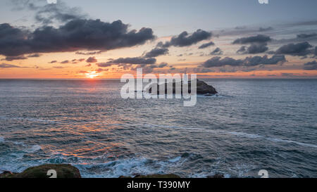 Cornish Sunset am Godrevy Leuchtturm Stockfoto