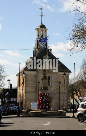 Rathaus, Brackley, Northamptonshire, wurde im Jahr 1707 durch den ersten Herzog von Bridgewater gebaut. Es hat zwei Geschichten, ein Walmdach und Kuppel. Stockfoto