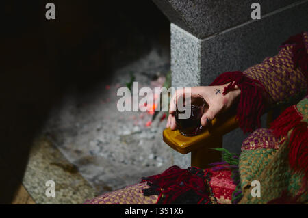 Festa dos Rapazes oder Festa de Santo Estevao (St. Stephan), ein religiöses Fest mit tiefen Wurzeln in heidnischen Winter-Sonnenwende-Feiern, die dauert Stockfoto