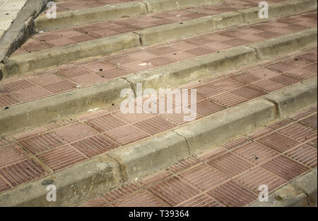 Steinerne Treppen in der Stadt, architektonische Details Stockfoto