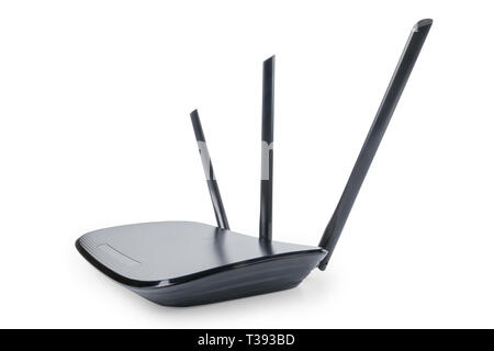 Schwarz Wlan Router in Weitwinkel Perspektive. Auf weißen, Beschneidungspfade getrennt ausgewiesen Stockfoto