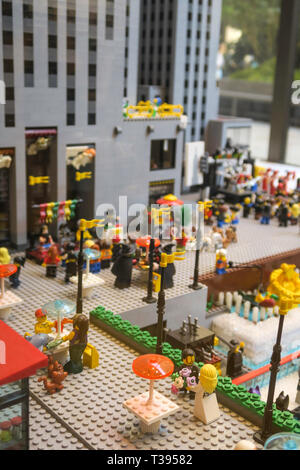 LEGO Spielzeug Plastikziegelsteine Display, LEGO Store, NYC Stockfoto