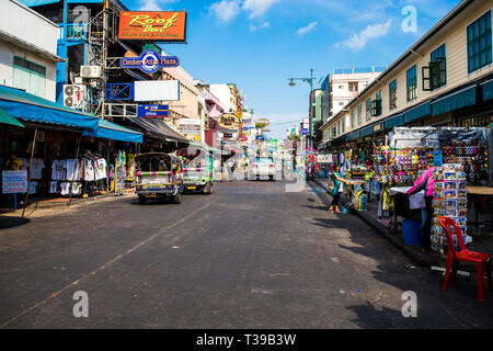 Khao San Road, Bangkok. Berühmte Backpacker Straße. Stockfoto