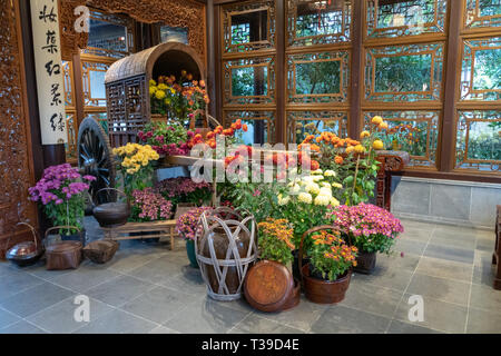 Portland, Oregon - 2018-11-21 - Chinesische floral Warenkorb im Lan Su Chinese Garden Stockfoto