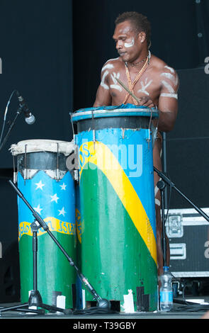 Traditionelle AreÕare Musiker aus den Salomonen, Narasirato durchführen an den WOMAD-Festival, Charlton Park, Großbritannien Stockfoto