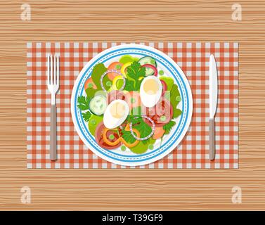 Frisches Gemüse Salat mit Ei auf der Platte. Messer und Gabel. Vector Illustration im flachen Stil auf Holz- Hintergrund Stock Vektor