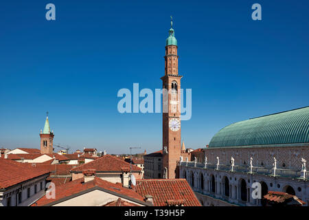 Vicenza, Venetien, Italien. Die Basilika Palladiana ist ein Renaissance-gebäude in der zentralen Piazza dei Signori in Vicenza. Die Loggia zeigt eines der fi Stockfoto