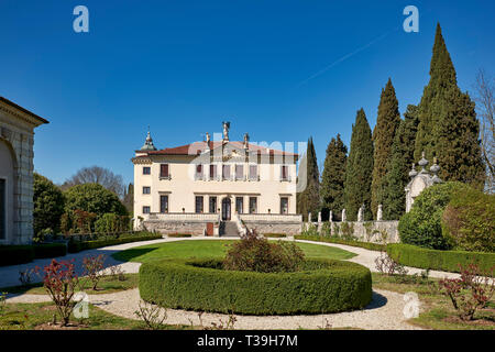 Villa Valmarana ai Nani hat seinen Namen von den Statuen der 17 Stein Zwerge, ursprünglich in den Garten gesetzt, jetzt auf den Mauern um das Haus Stockfoto