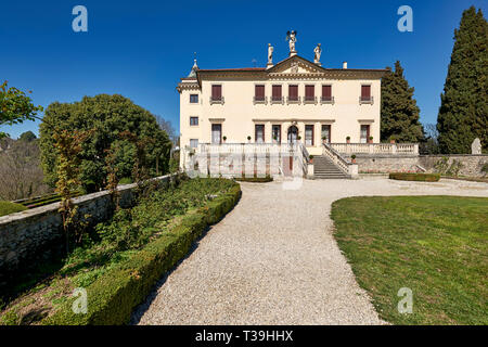 Villa Valmarana ai Nani hat seinen Namen von den Statuen der 17 Stein Zwerge, ursprünglich in den Garten gesetzt, jetzt auf den Mauern um das Haus Stockfoto