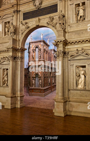 Vicenza, Venetien, Italien. Das Teatro Olimpico ('olympischen Theater') ist ein Theater in Vicenza, Norditalien, in 1580-1585 gebaut. Das Theater war der Stockfoto