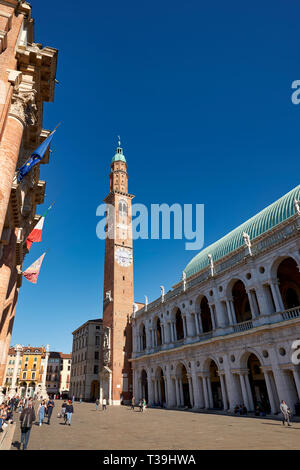 Vicenza, Venetien, Italien. Die Basilika Palladiana ist ein Renaissance-gebäude in der zentralen Piazza dei Signori in Vicenza. Die Loggia zeigt eines der fi Stockfoto