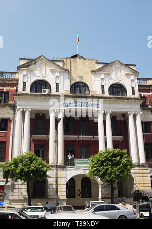 Gebäude im Kolonialstil, zentrale Telefon- und Telegrafenamt in der Pansodan Street, Yangon (Rangun), Myanmar (Birma) Stockfoto