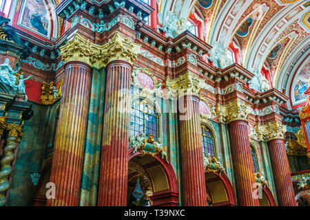 POZNAN, POL - 27.November 2018: Einrichtung von Fara, die Basilika St. Maria in Poznan, Polen Stockfoto