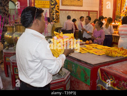 Chinesisches Neues Jahr Feier in den Kheng Hock Keong Tempel, Hokkien Tempel in Chinatown, Yangon (Rangun), Myanmar (Birma) Stockfoto