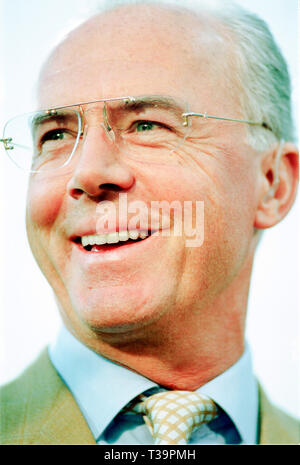 Olympia stadion München Deutschland 9.5.2001, Fußball UEFA Champions League Saison 200/01 Halbfinale 2 Bein, FC Bayern München gegen Real Madrid 2:1------- Franz Beckenbauer, Präsident des FC Bayern München Stockfoto