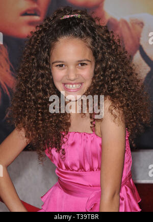 Madison Pettis - Jagd zum magischen Berg Premiere am El Capitan Theatre in Los Angeles. PettisMadison 55 Red Carpet Event, Vertikal, USA, Filmindustrie, Prominente, Fotografie, Bestof, Kunst, Kultur und Unterhaltung, Topix Prominente Fashion/Vertikal, Besten, Event in Hollywood Leben - Kalifornien, Roter Teppich und backstage, USA, Film, Stars, Film Stars, TV Stars, Musik, Promis, Fotografie, Bestof, Kunst, Kultur und Unterhaltung, Topix, headshot, vertikal, eine Person aus dem Jahr 2009, Anfrage tsuni@Gamma-USA.com Stockfoto